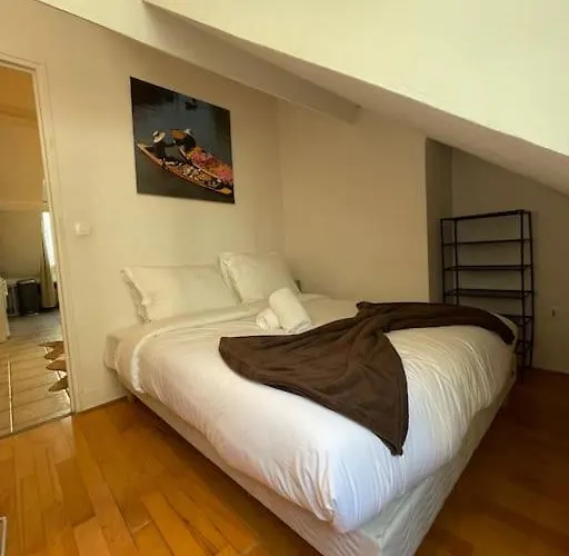 Cosy Place Des Abbesses-sacre-coeur ! * パリ