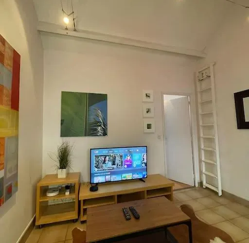 Cosy Place Des Abbesses-sacre-coeur ! アパート *