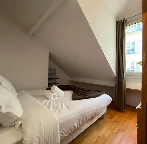 Cosy Place Des Abbesses-sacre-coeur ! アパート パリ