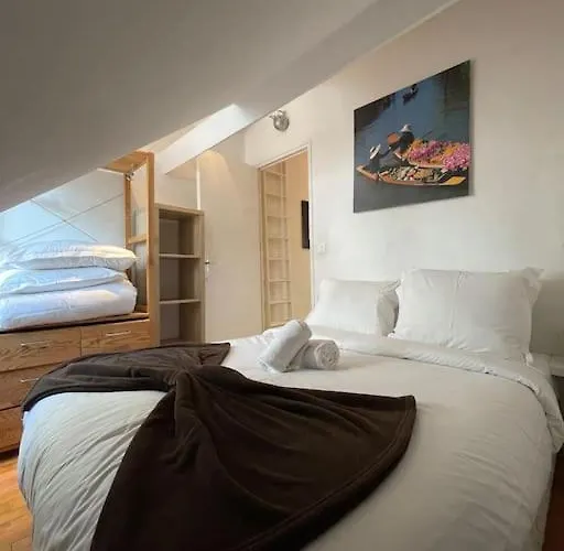 Cosy Place Des Abbesses-sacre-coeur ! *
